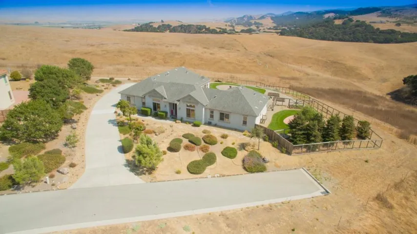 979 Via Rodriguez, San Juan Bautista, California 95045