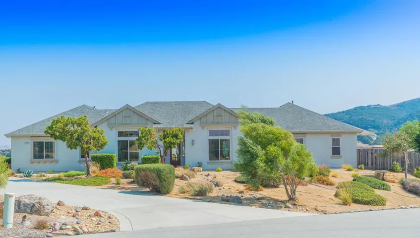 979 Via Rodriguez, San Juan Bautista, California 95045