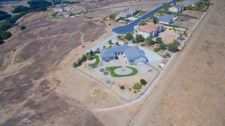 979 Via Rodriguez, San Juan Bautista, California 95045