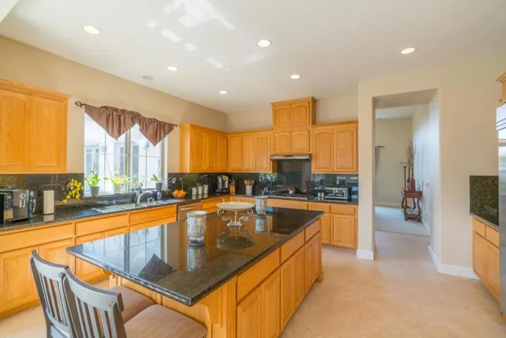 979 Via Rodriguez, San Juan Bautista, California 95045