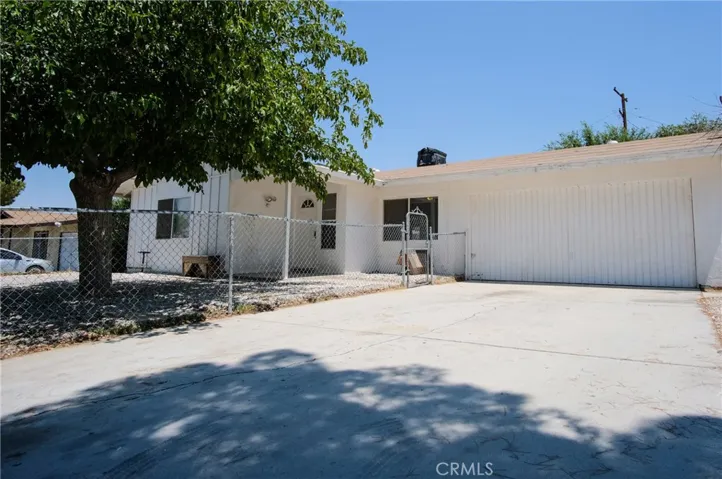 14417 Manzanita Road, Victorville, California 92395