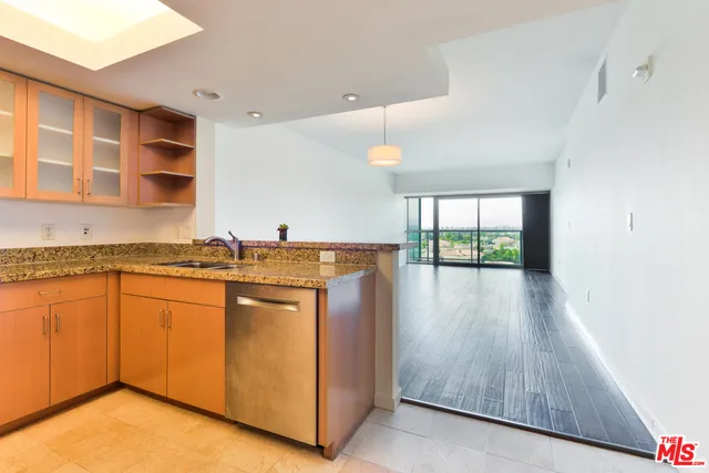 13700 Marina Pointe Drive 710, Marina Del Rey, California 90292