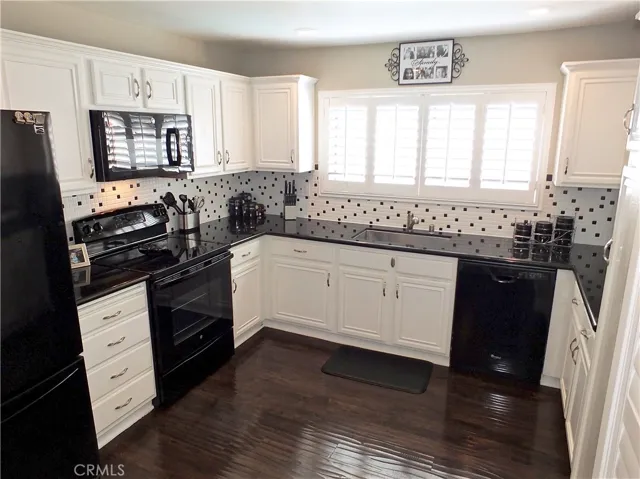 Wow! Upgraded Condo!!!
