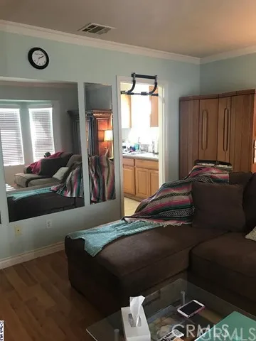 924 Estelle Avenue, Glendale, California 91202