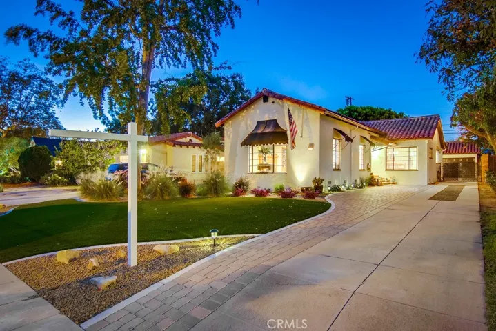 231 Monroe Avenue, Pomona, California 91767