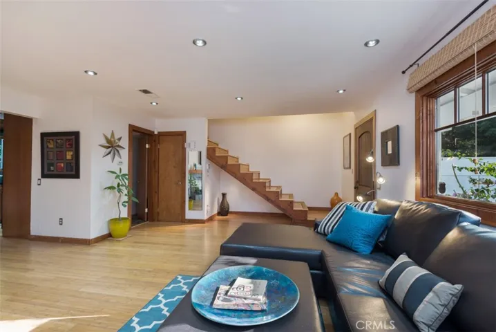 1924 Anaheim Avenue 2, Costa Mesa, California 92627