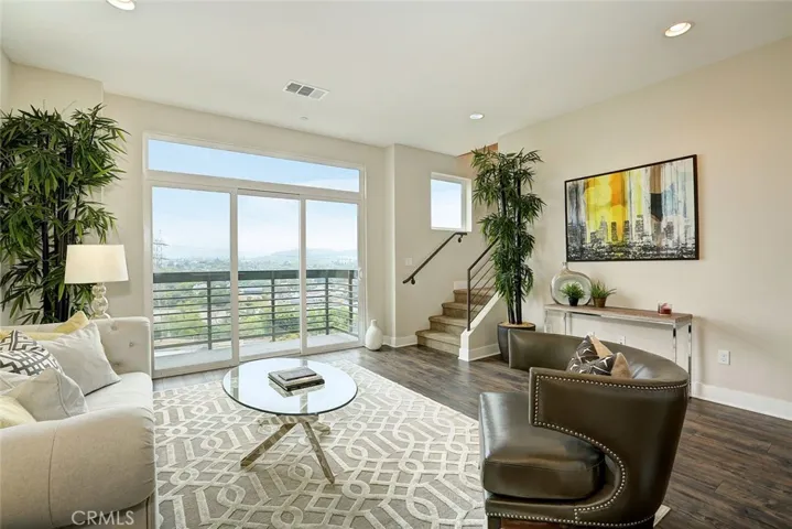2753 Waverly Drive 804, Los Angeles, California 90039