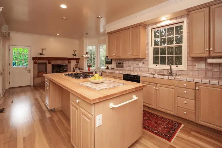 1492 Webster Street, Palo Alto, California 94301
