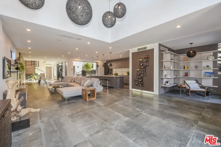 822 California Avenue, Venice, California 90291