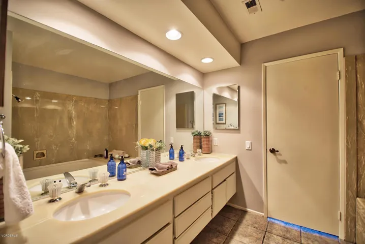 Master Bathroom 3