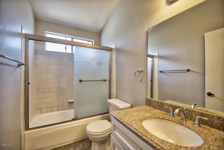 Bathroom 2_02