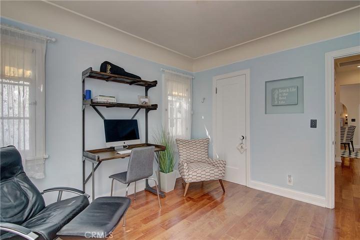 Lovely hardwood floors, trey ceiling detail and walk-in closet too!