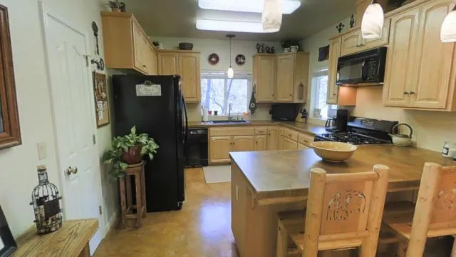 39806 Cedar Vista Road, Bass Lake, California 93604