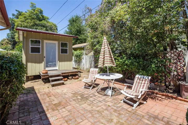 Private finished guest/office with deck