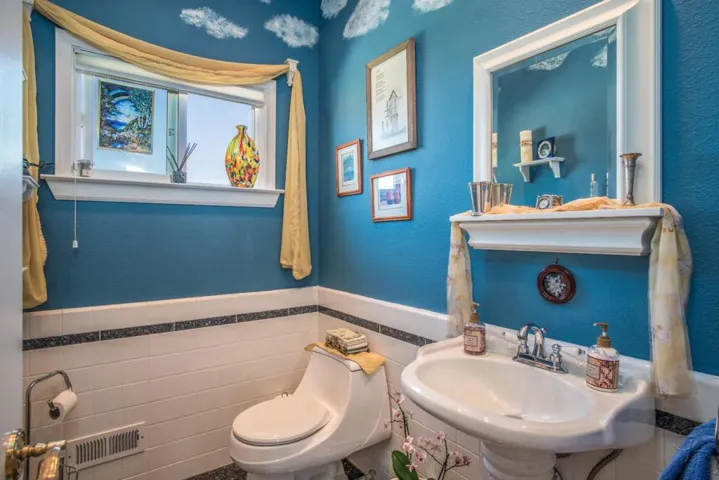 2600 Geneil Court, Hollister, California 95023