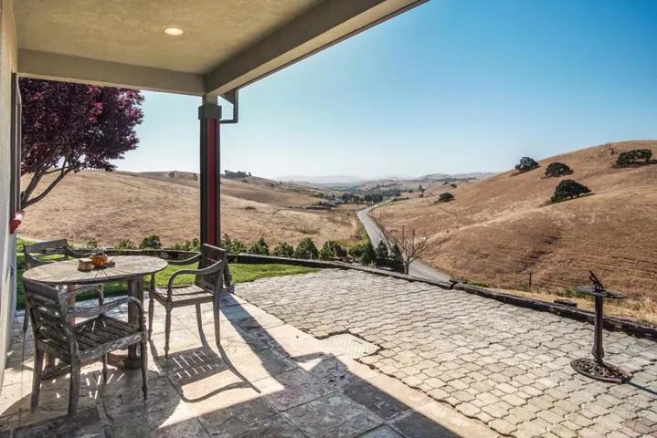 2600 Geneil Court, Hollister, California 95023