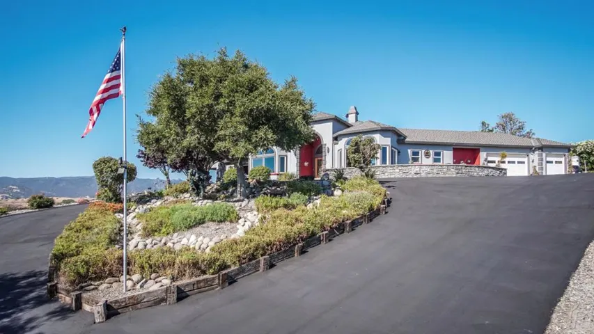 2600 Geneil Court, Hollister, California 95023