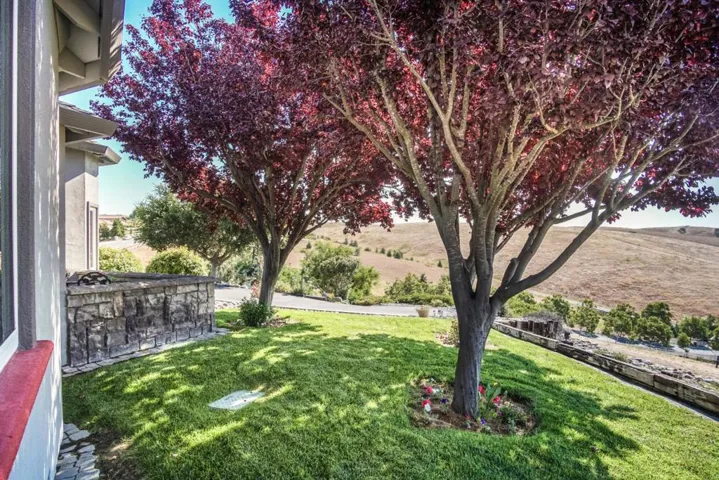 2600 Geneil Court, Hollister, California 95023