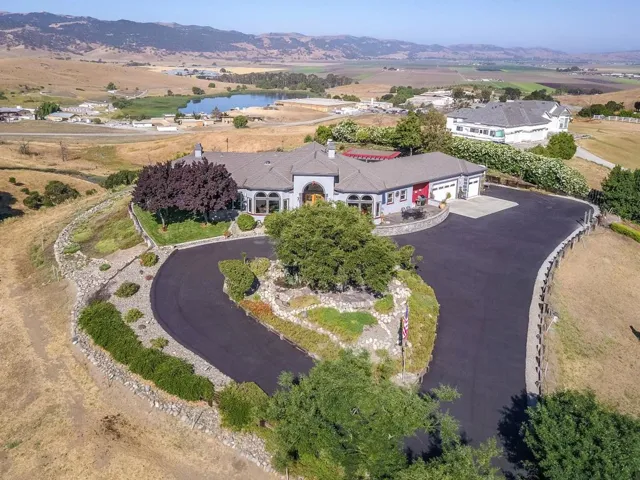 2600 Geneil Court, Hollister, California 95023