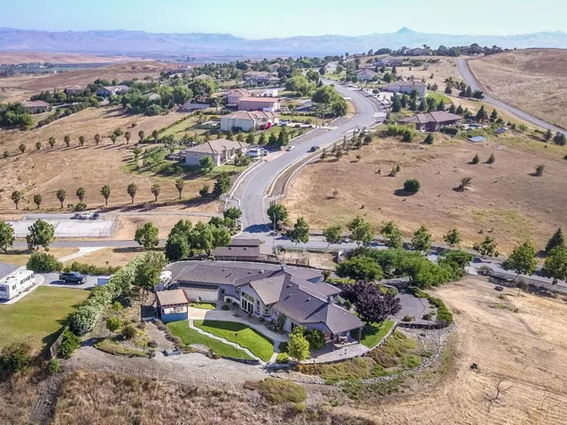 2600 Geneil Court, Hollister, California 95023
