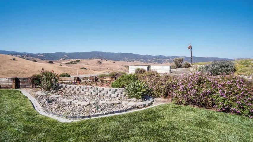 2600 Geneil Court, Hollister, California 95023