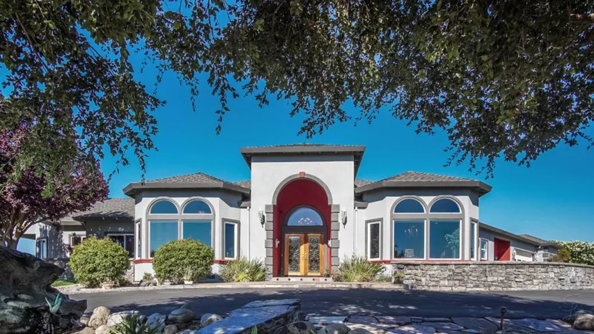 2600 Geneil Court, Hollister, California 95023
