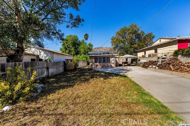 7833 Forsythe Street, Sunland, California 91040