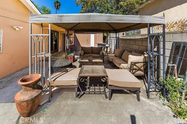 7833 Forsythe Street, Sunland, California 91040