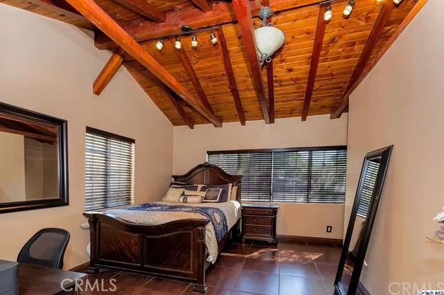 7833 Forsythe Street, Sunland, California 91040