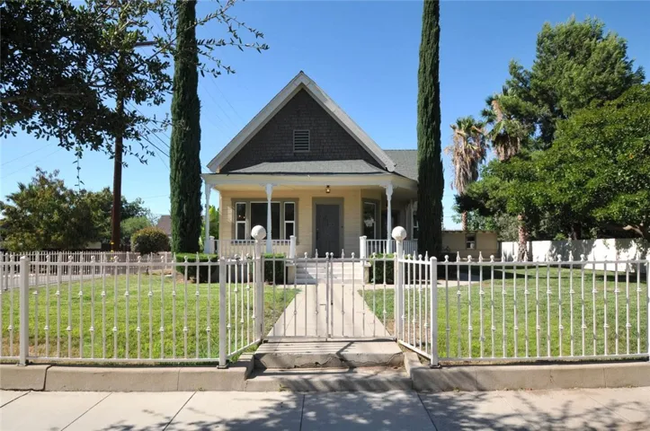 517 E 8th Street, Corona, California 92879