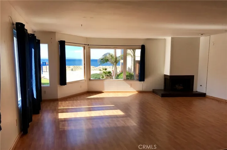 90 B Surfside, Surfside, California 90740