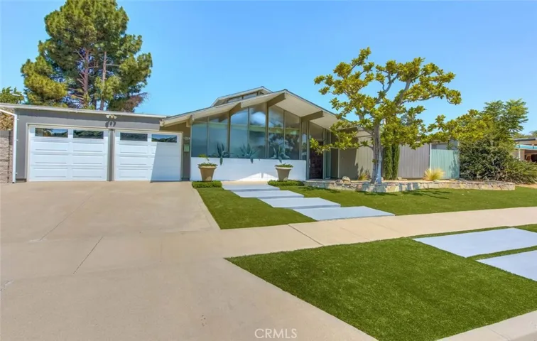 601 E Palmdale Avenue, Orange, California 92865