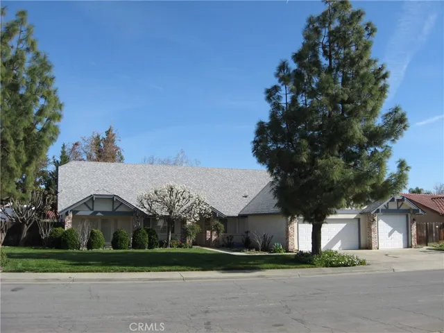 1888 Buena Vista Drive, Coalinga, California 93210
