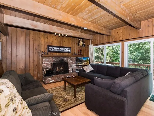 213 Fremont Road, Lake Arrowhead, California 92352