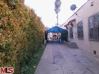 1424 Meadowbrook Avenue, Walnut, California 90019, ,Residential Income,For Sale,MEADOWBROOK,12595401