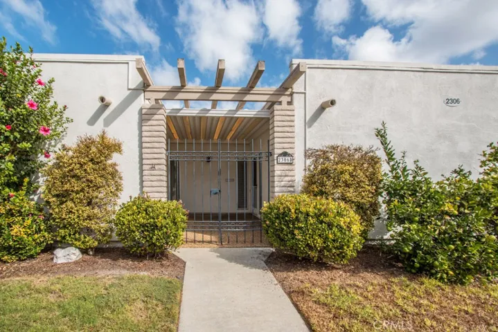 2306 Via Puerta D, Laguna Woods, California 92637