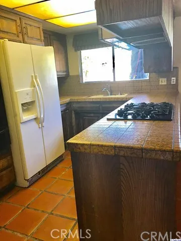 1108 Alma Street, Glendale, California 91202