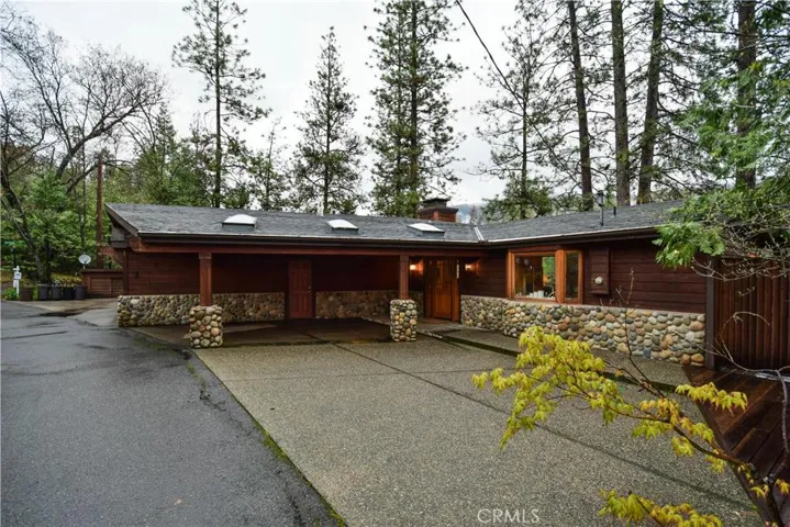 39297 Willow Cove Lane, Bass Lake, California 93604