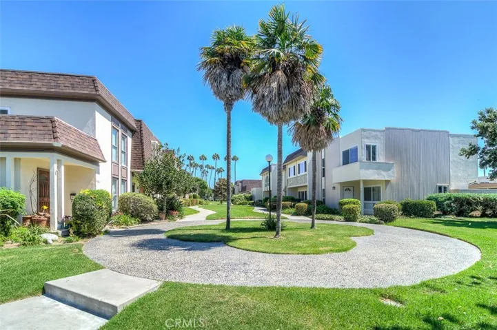 9932 Barranca Circle, Huntington Beach, California 92646