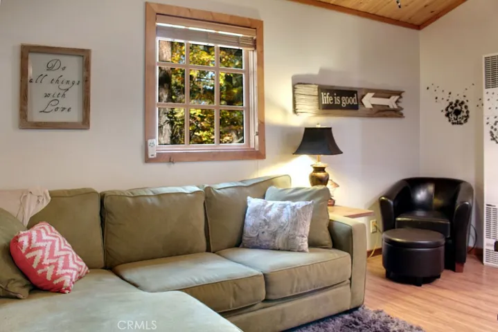 399 Imperial Avenue, Sugarloaf, California 92386