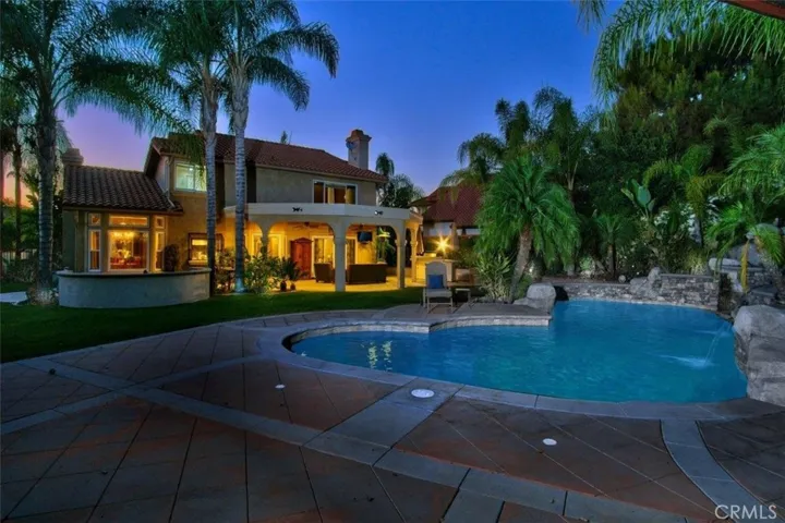 An Entertainer's True Paradise!