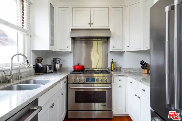 Marble & Stainle Steel