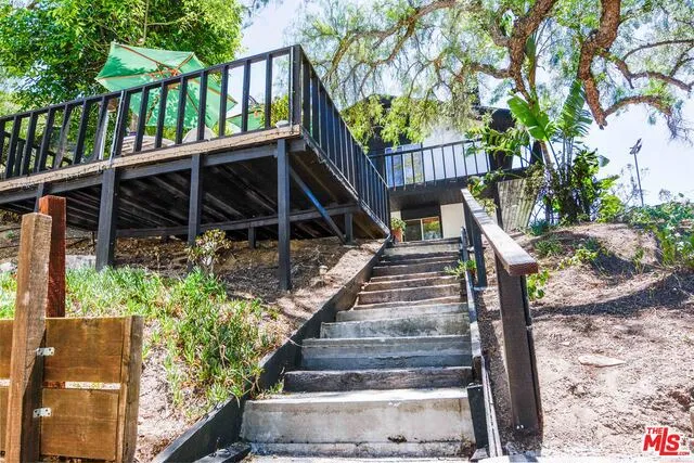 1572 Gunnison Trail, Topanga, California 90290