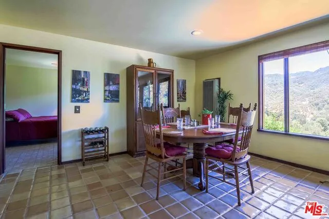 1572 Gunnison Trail, Topanga, California 90290