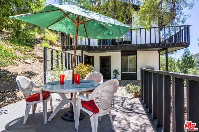 1572 Gunnison Trail, Topanga, California 90290