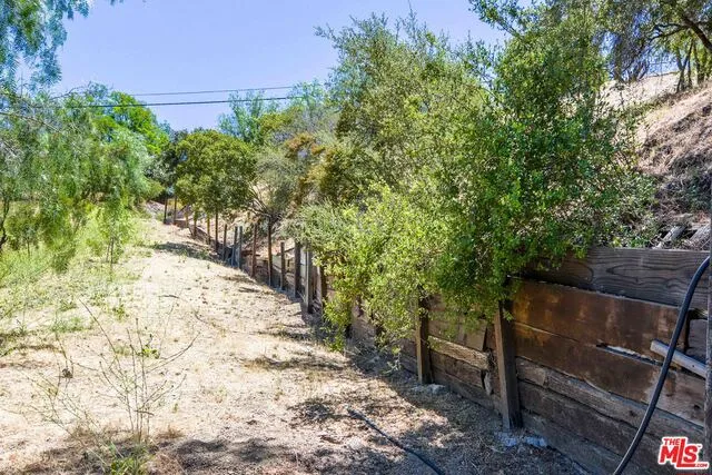 1572 Gunnison Trail, Topanga, California 90290