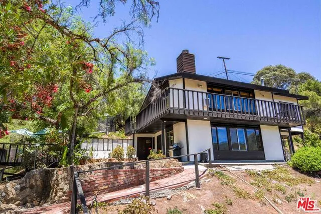 1572 Gunnison Trail, Topanga, California 90290