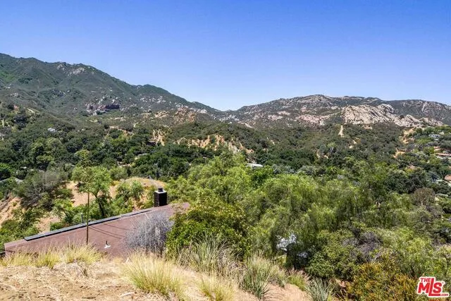 1572 Gunnison Trail, Topanga, California 90290