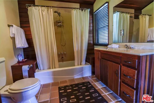 1572 Gunnison Trail, Topanga, California 90290