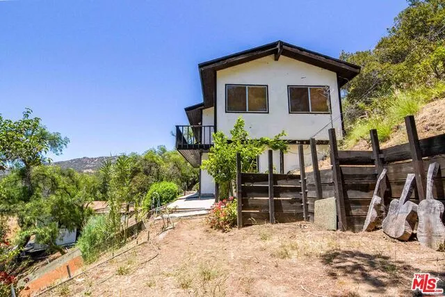 1572 Gunnison Trail, Topanga, California 90290